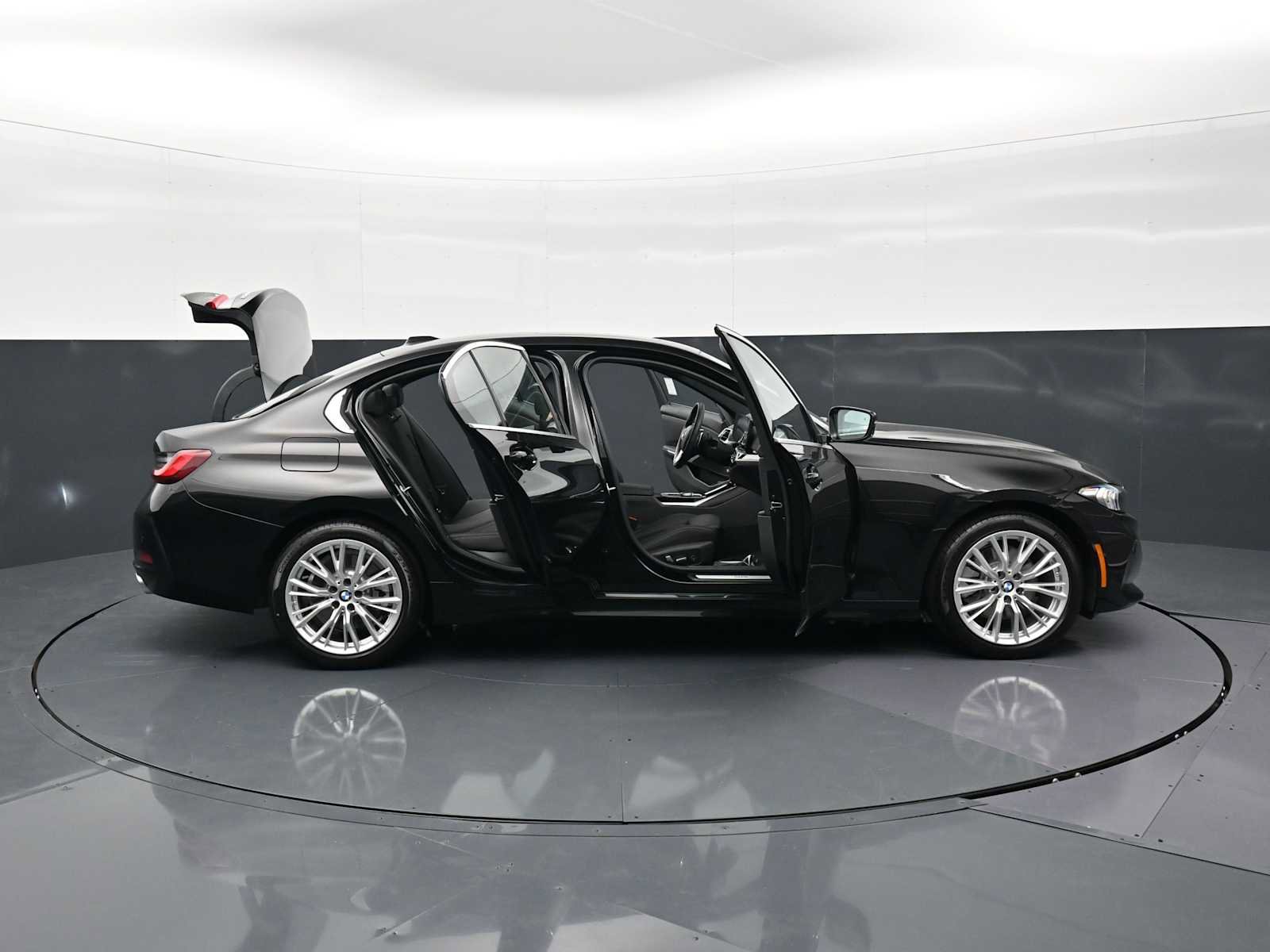 Certified 2024 BMW 330i Sedan w/ Premium Package RWD image 35