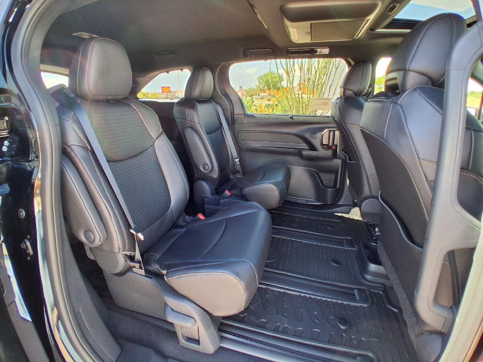 New 2026 Toyota Sienna XLE Woodland Edition AWD/4WD image 17
