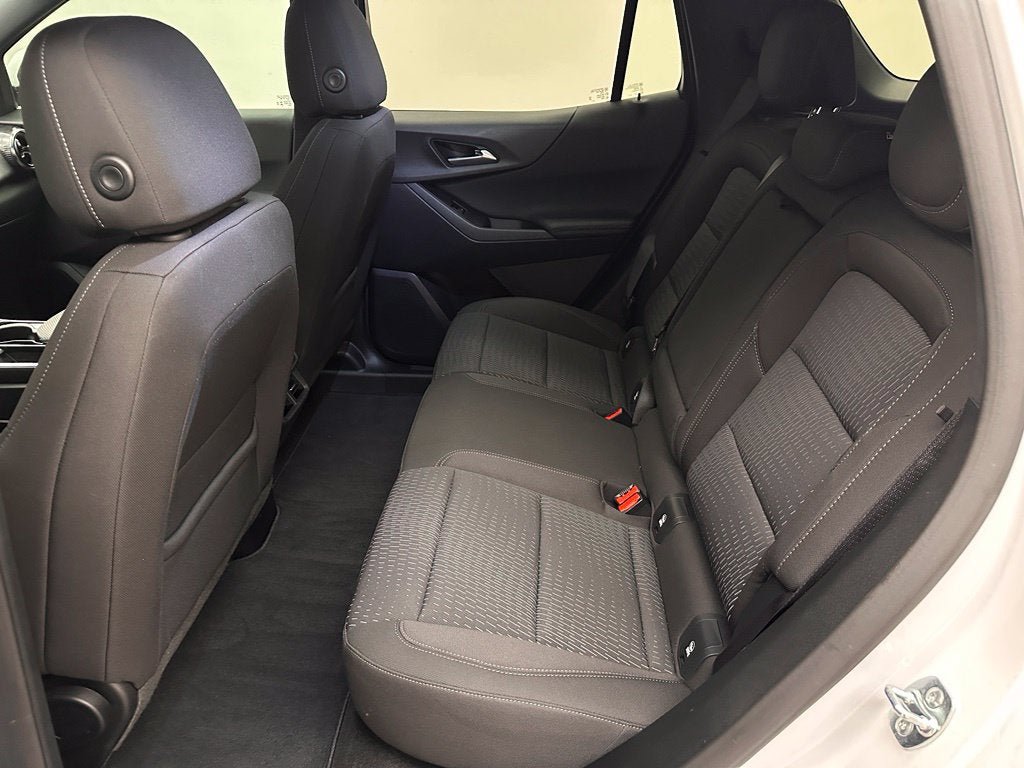 Used 2026 Chevrolet Equinox LT FWD image 18