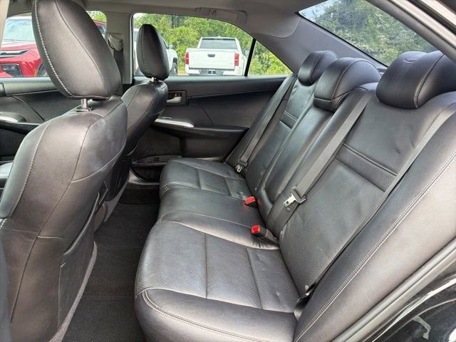 Used 2014 Toyota Camry SE w/ Moonroof Package FWD image 16