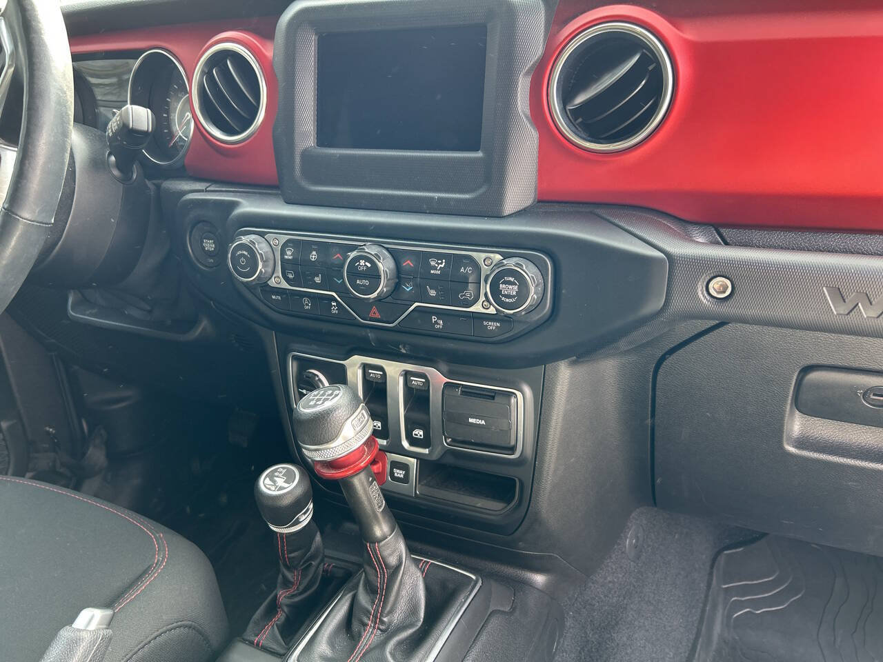 Used 2019 Jeep Wrangler Rubicon w/ Steel Bumper Group AWD/4WD image 19