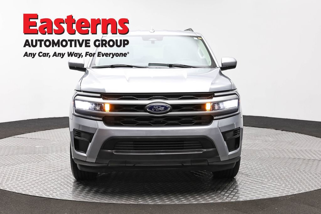 Used 2024 Ford Expedition XLT image 2