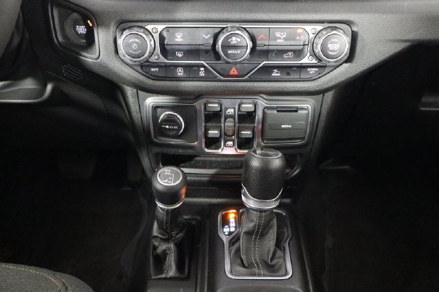 Used 2024 Jeep Wrangler Unlimited Sport AWD/4WD image 27
