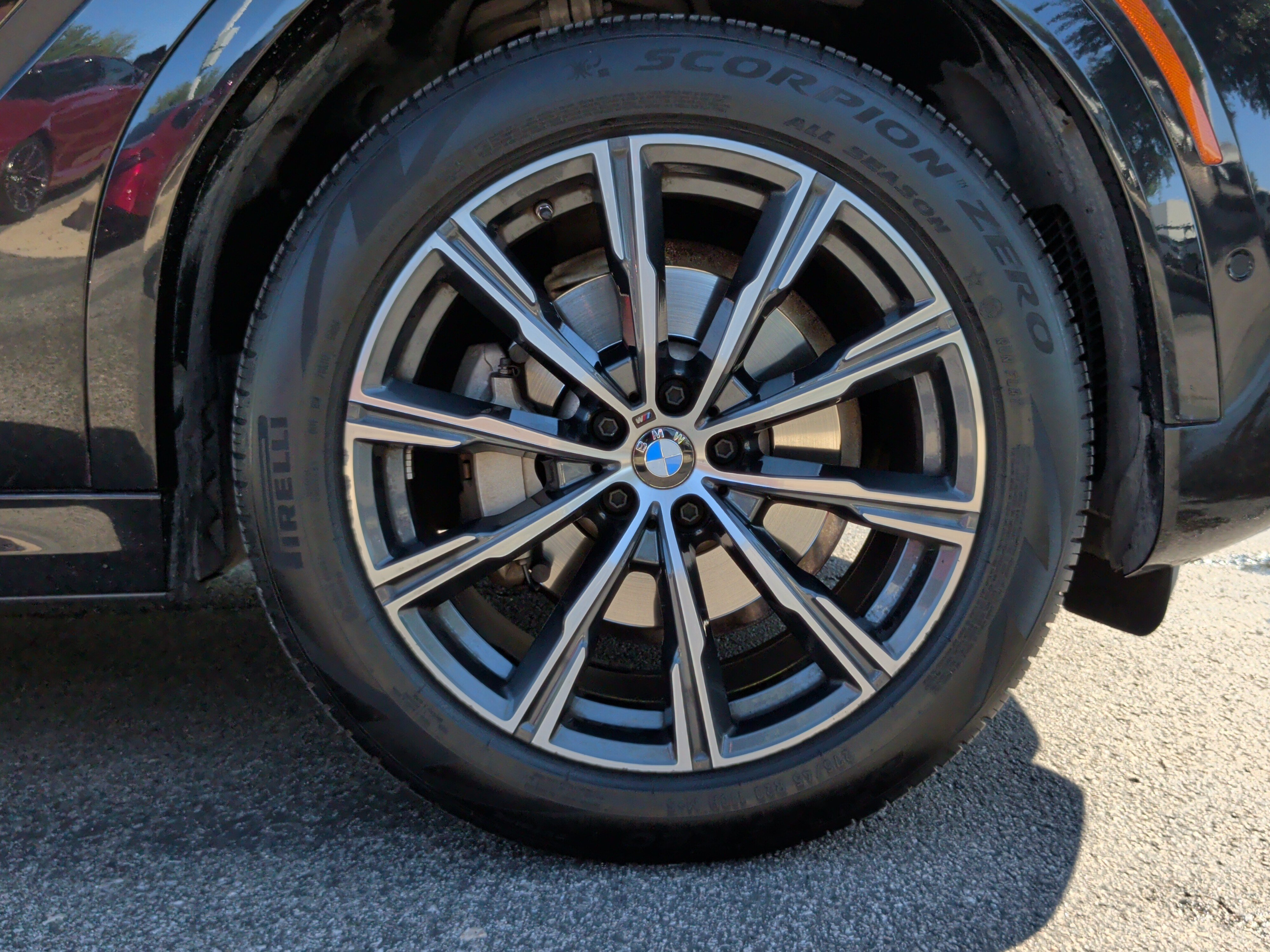 Used 2023 BMW X6 xDrive40i AWD/4WD image 14
