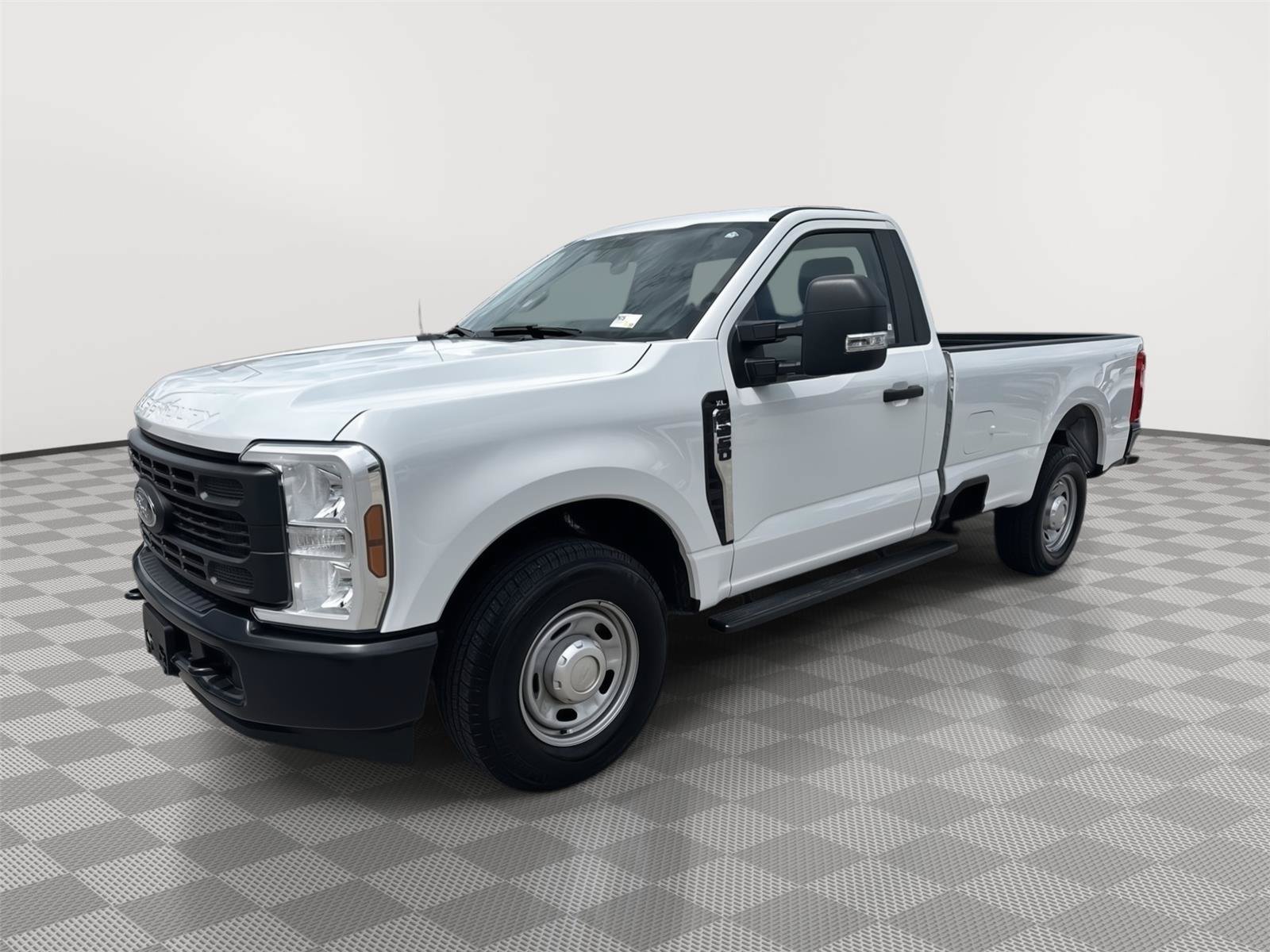 Used 2025 Ford F250 XL RWD image 1