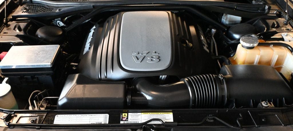 Used 2010 Dodge Challenger R/T RWD image 18