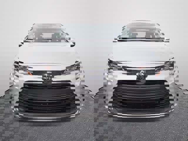 Used 2023 Toyota Corolla LE image 5
