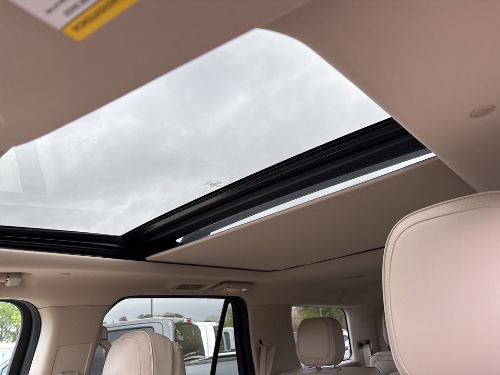 Used 2019 Lincoln Navigator Reserve w/ Cargo Package image 27