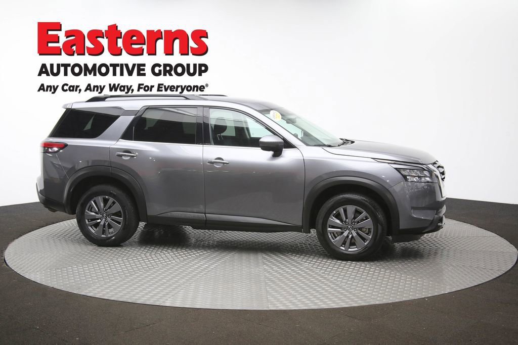 Used 2024 Nissan Pathfinder SV image 45