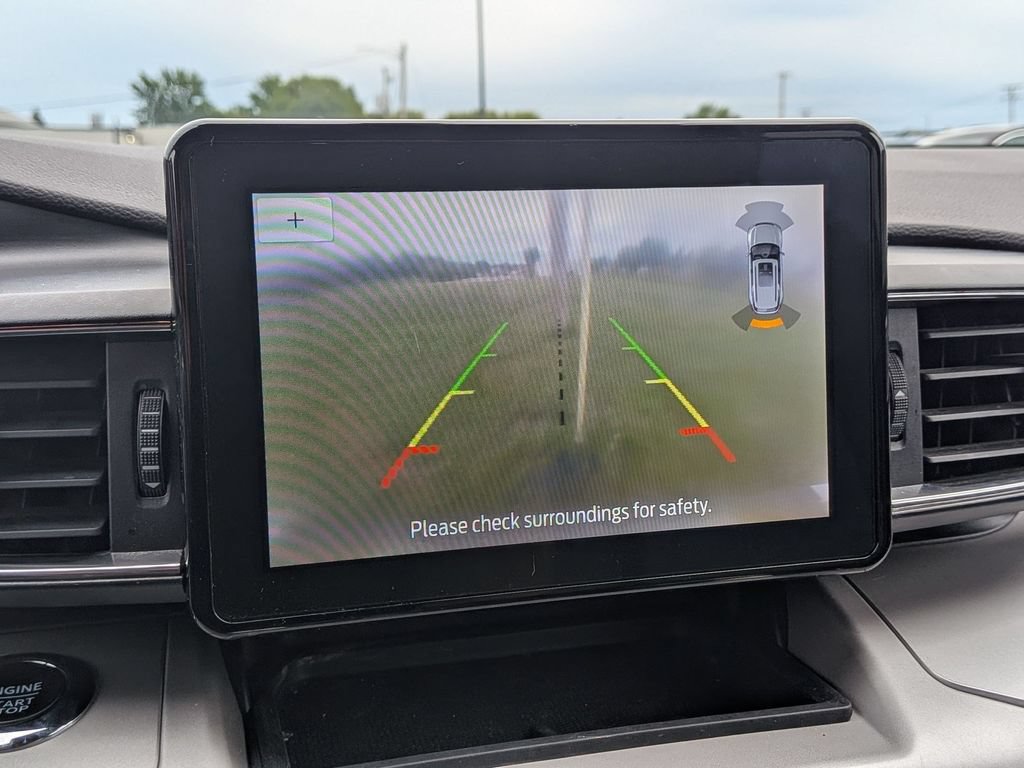 Used 2024 Ford Explorer XLT w/ Equipment Group 202A AWD/4WD image 16