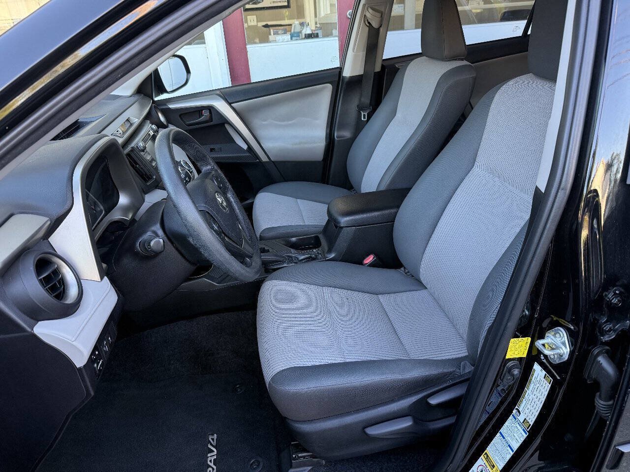Used 2014 Toyota RAV4 LE AWD/4WD image 15
