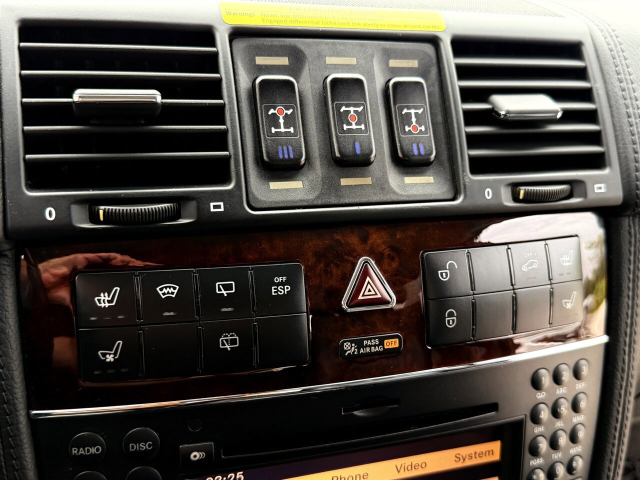 Used 2010 Mercedes-Benz G 550 image 13