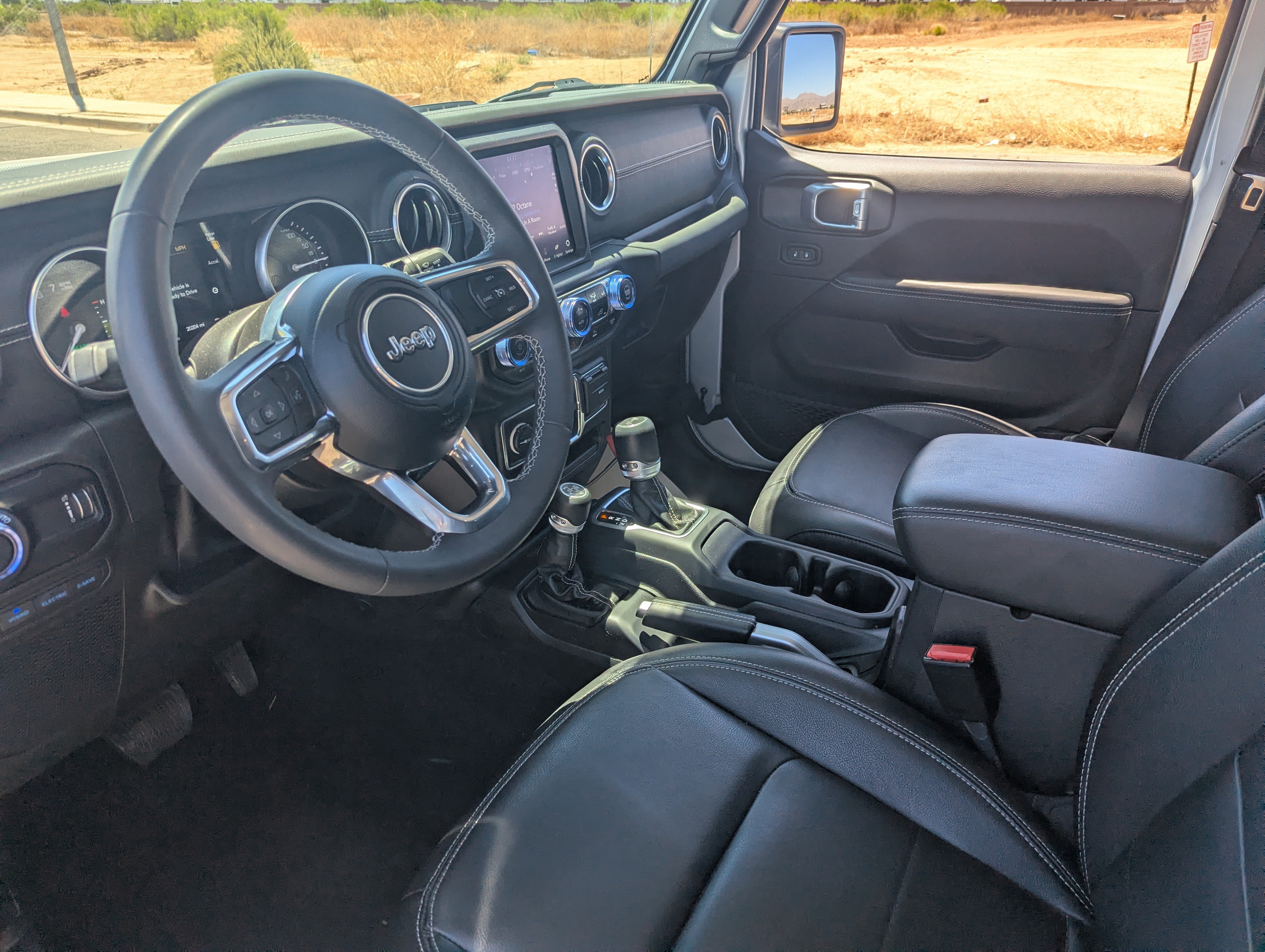 Used 2023 Jeep Wrangler Unlimited Sahara AWD/4WD image 20