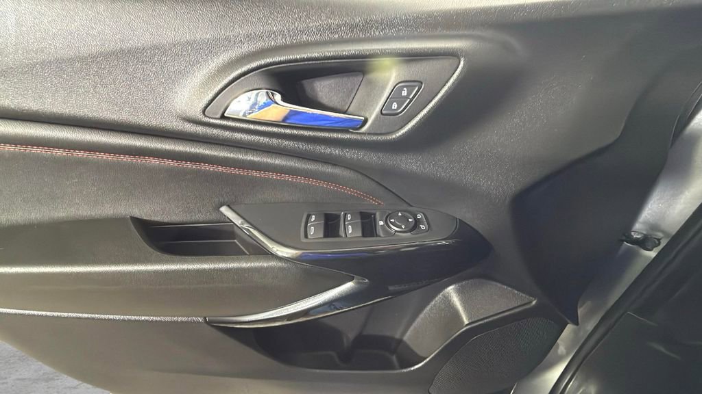 Used 2024 Chevrolet Trax RS w/ Sunroof Package image 24