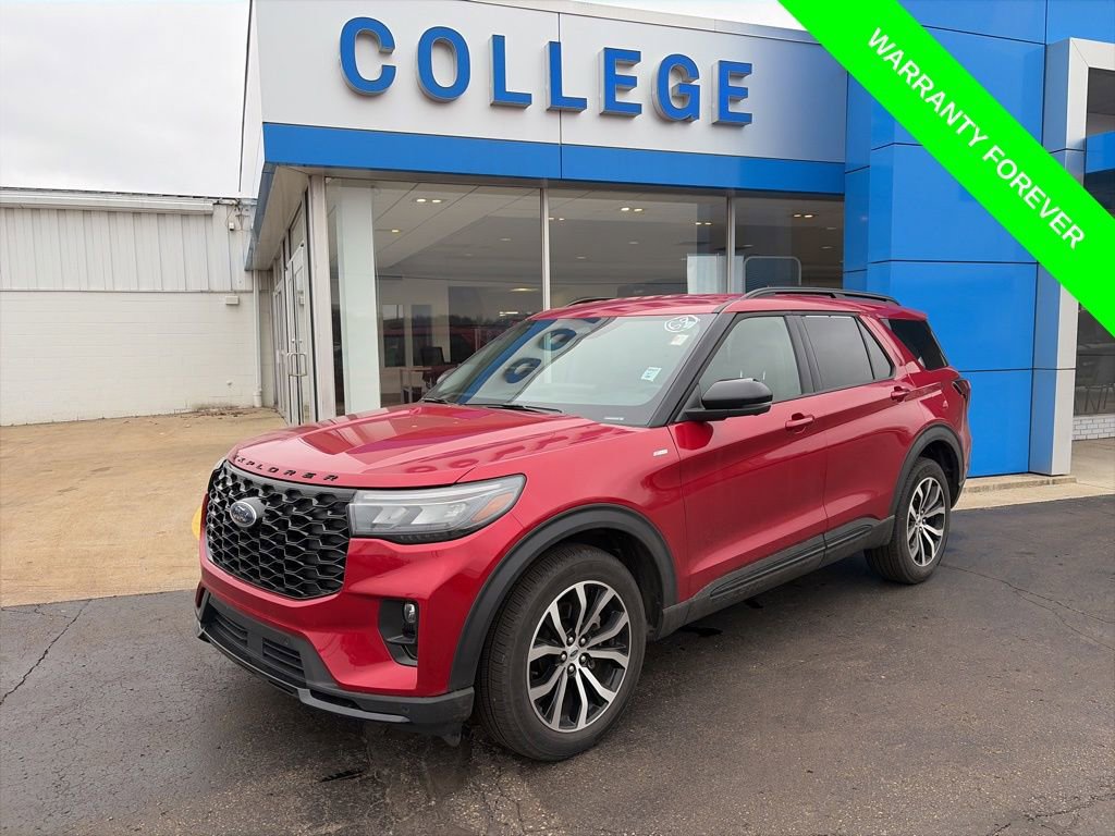 Used 2025 Ford Explorer ST-Line image 1