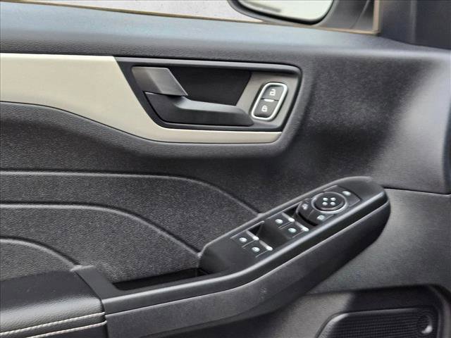 Certified 2022 Ford Escape SE image 9