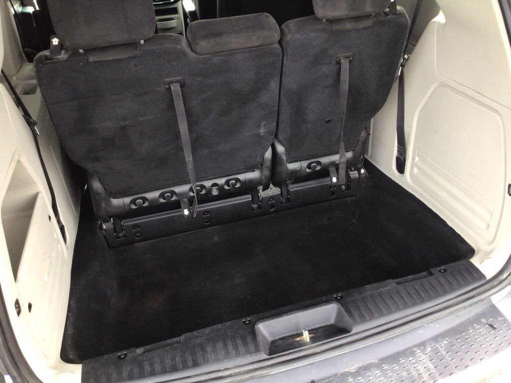 Used 2017 Dodge Grand Caravan SE image 13