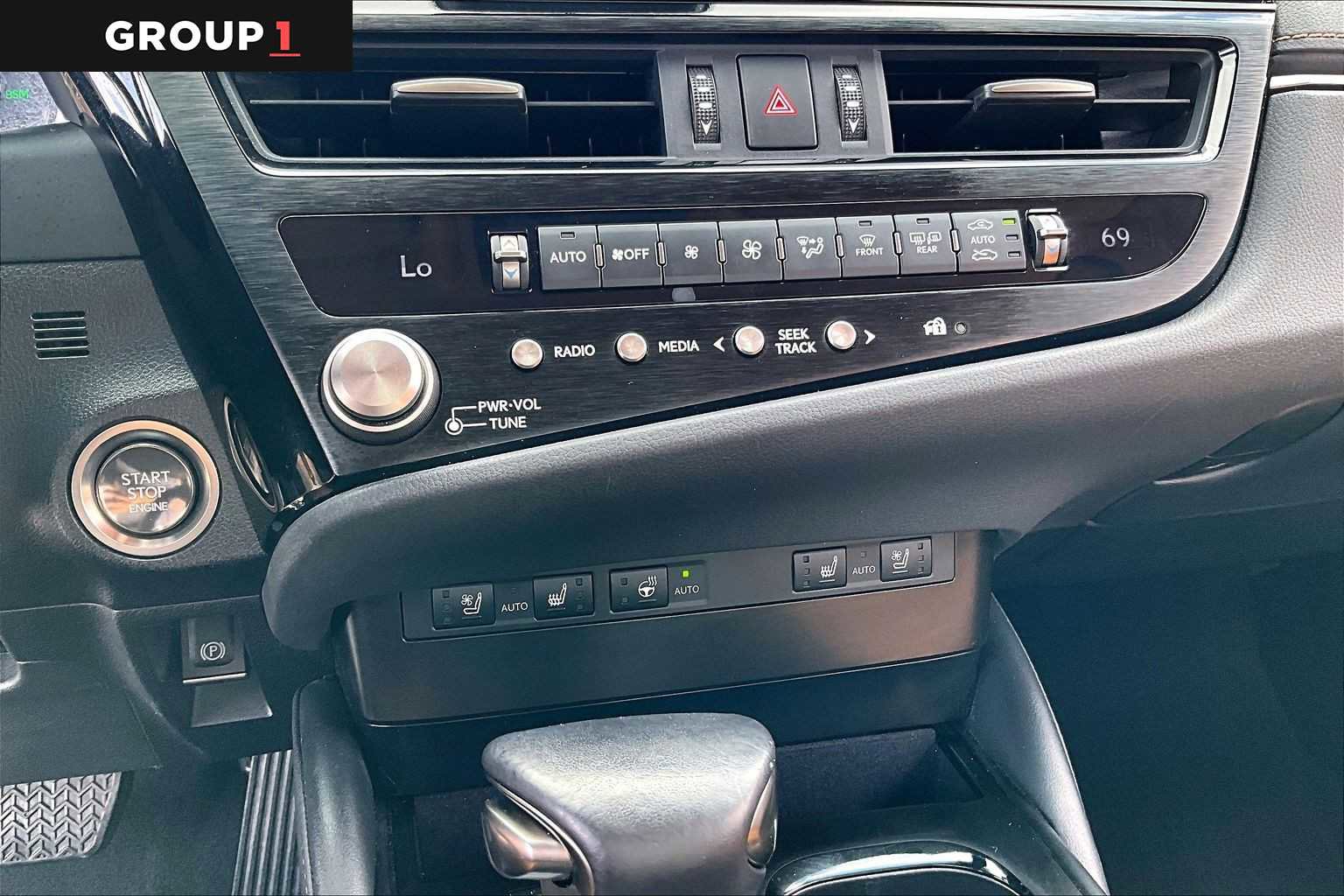 Certified 2023 Lexus ES 350 w/ Premium Package image 32