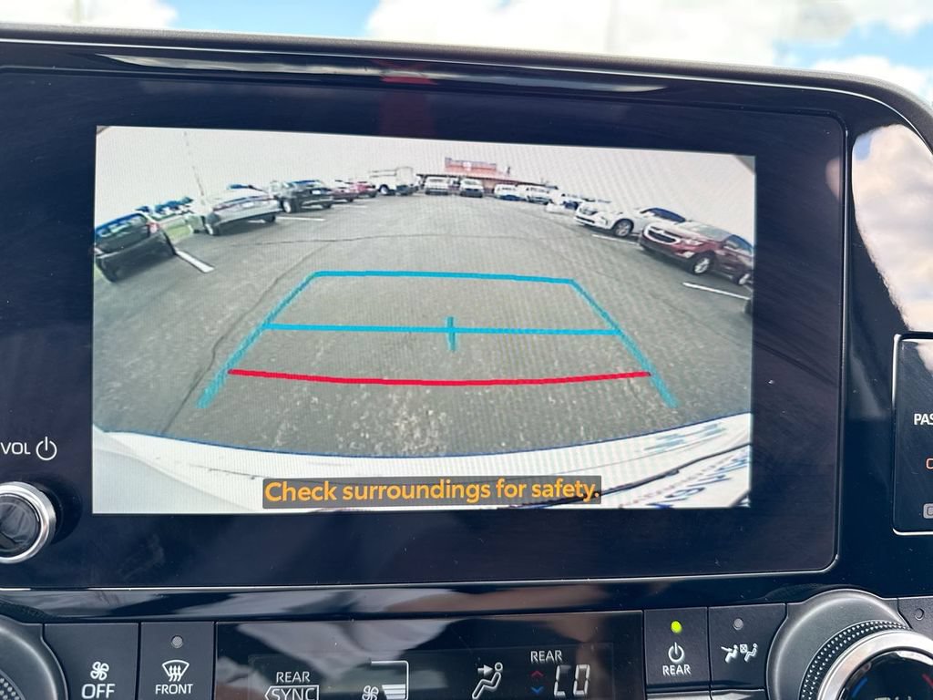 Used 2023 Toyota Highlander XLE AWD/4WD image 17