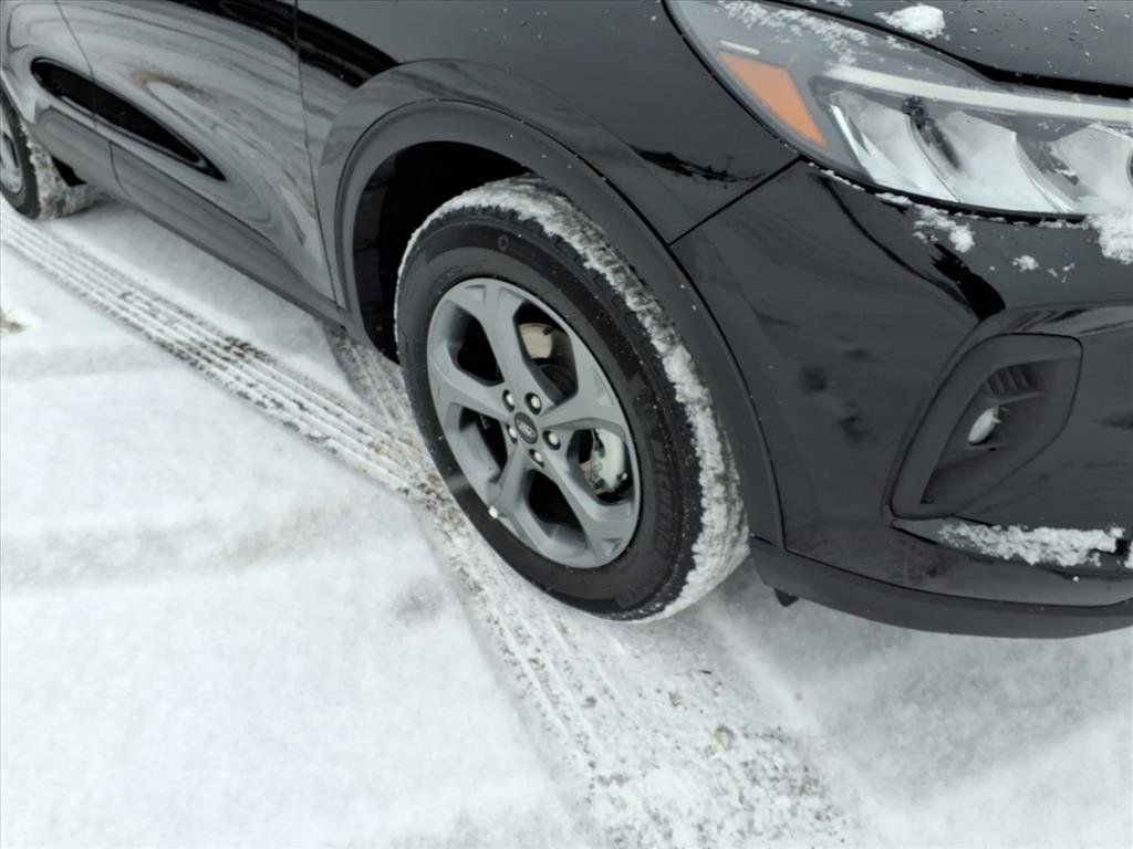 Used 2025 Ford Escape ST-Line Select image 4