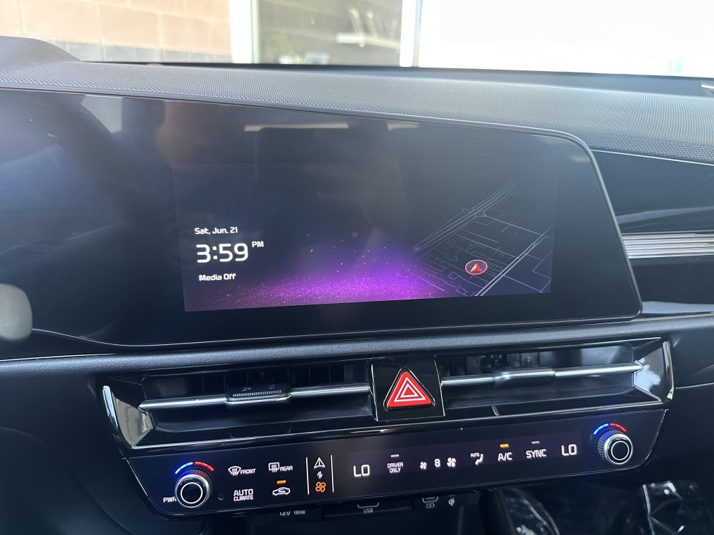 Used 2023 Kia Niro EX Touring image 21