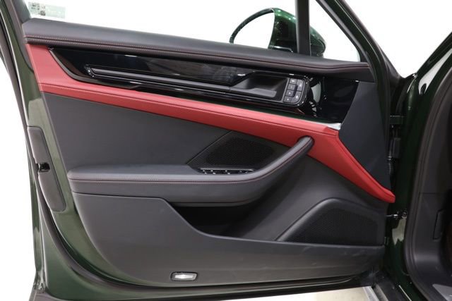 Used 2025 Porsche Panamera 4 image 19