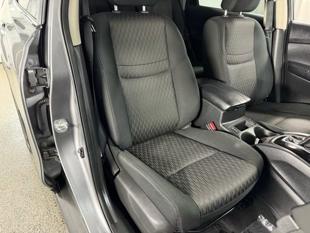 Used 2020 Nissan Rogue SV w/ Premium Package image 23