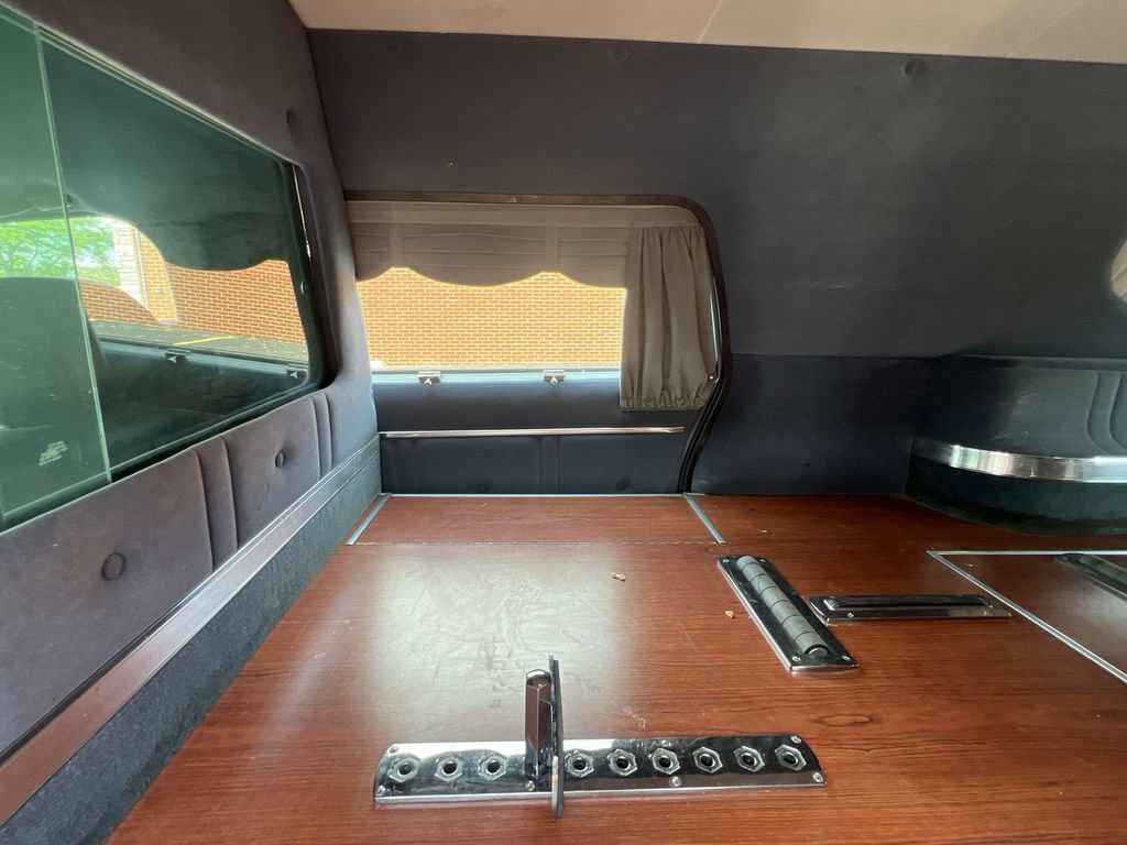 Used 2002 Cadillac De Ville Hearse FWD image 12
