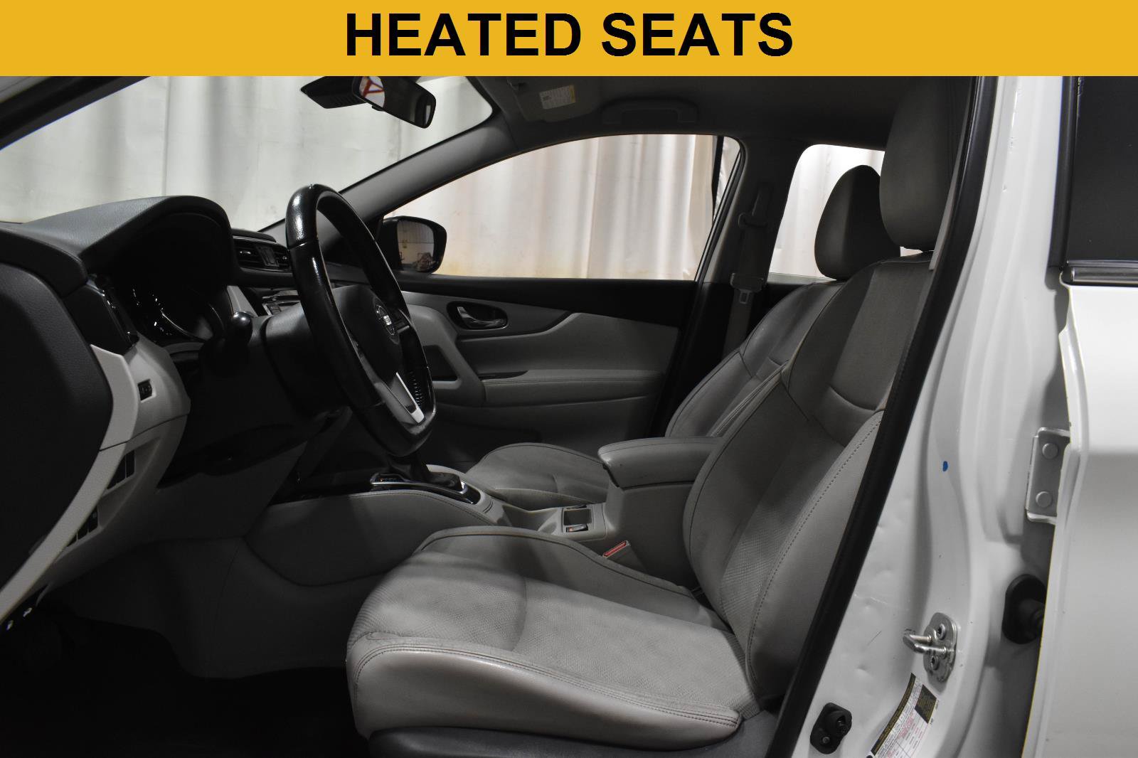 Used 2020 Nissan Rogue Sport SV w/ Technology Package FWD image 3