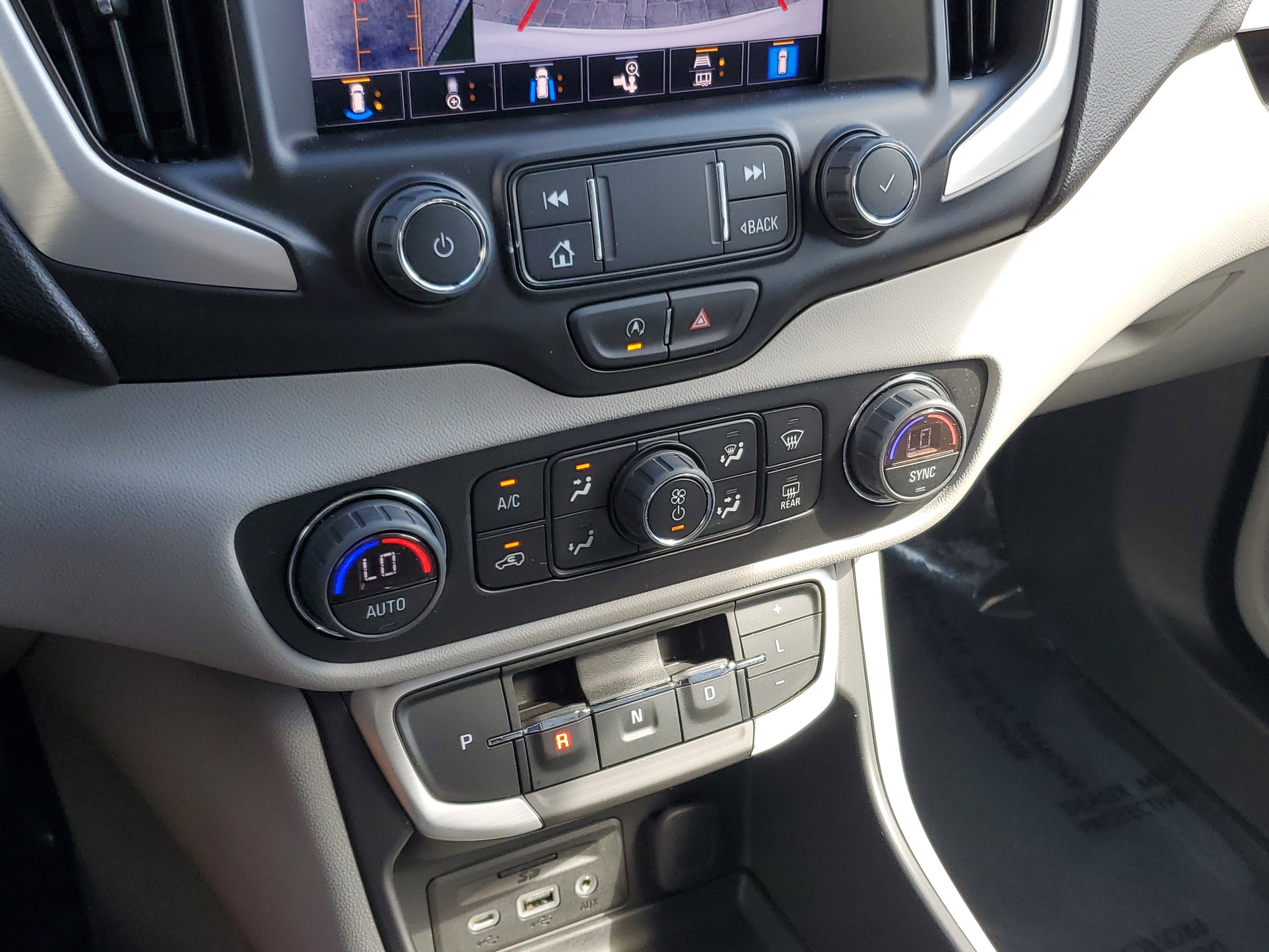 Used 2022 GMC Terrain SLT w/ Infotainment Package II image 29