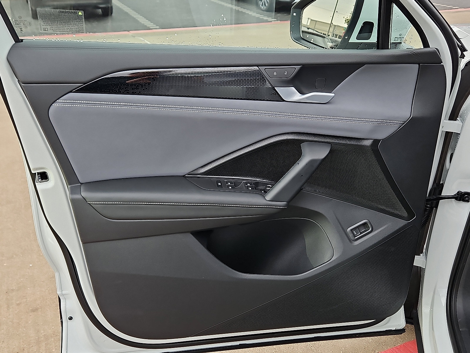 New 2026 Volkswagen Tiguan SE image 14