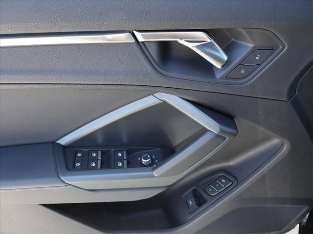 Used 2023 Audi Q3 2.0T Premium w/ Black Optic Sport Package AWD/4WD image 11