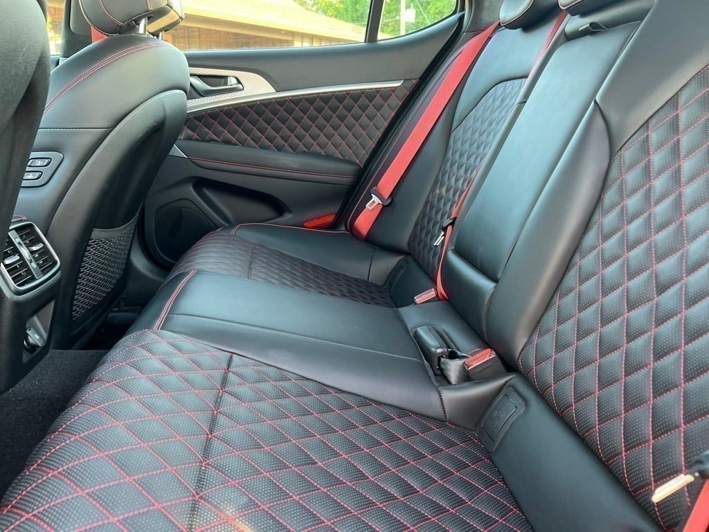 Used 2023 Genesis G70 3.3T w/ Sport Prestige Package RWD image 15