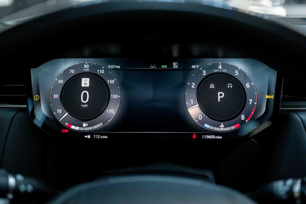 Used 2025 Land Rover Range Rover SE image 60