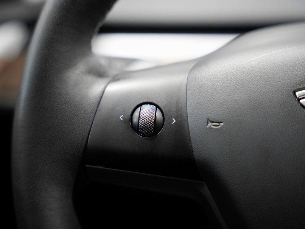 Used 2023 Tesla Model 3 Performance image 15