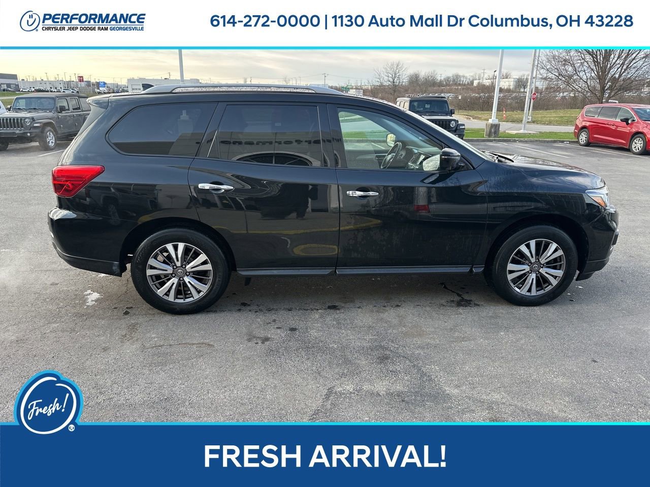 Used 2019 Nissan Pathfinder SL image 3