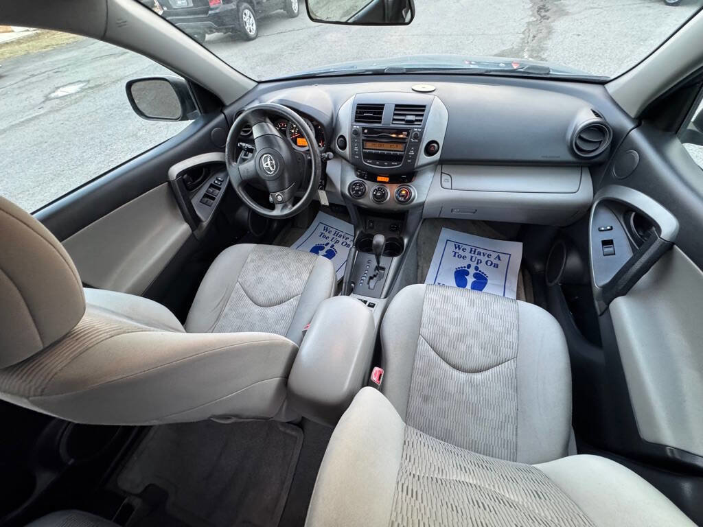 Used 2010 Toyota RAV4 Base 4dr SUV image 11
