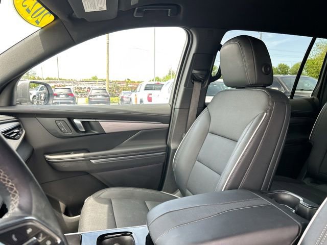 Used 2025 Buick Enclave Preferred w/ LPO, Floor Liner Package AWD/4WD image 29