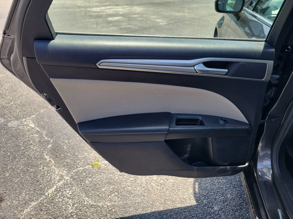 Used 2018 Ford Fusion S FWD image 15