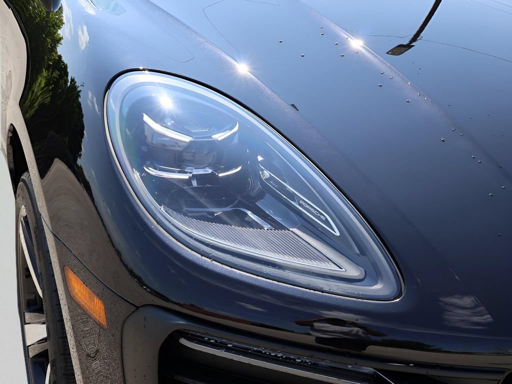 Certified 2025 Porsche Macan Turbo AWD/4WD image 14