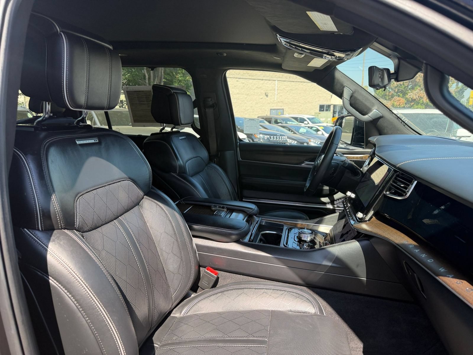 Used 2023 Jeep Grand Wagoneer Series II w/ Flexible Seating Group AWD/4WD image 40