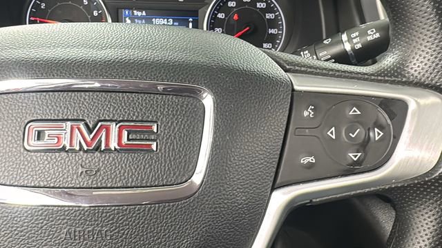 Used 2023 GMC Acadia SLE w/ Driver Convenience Package image 24