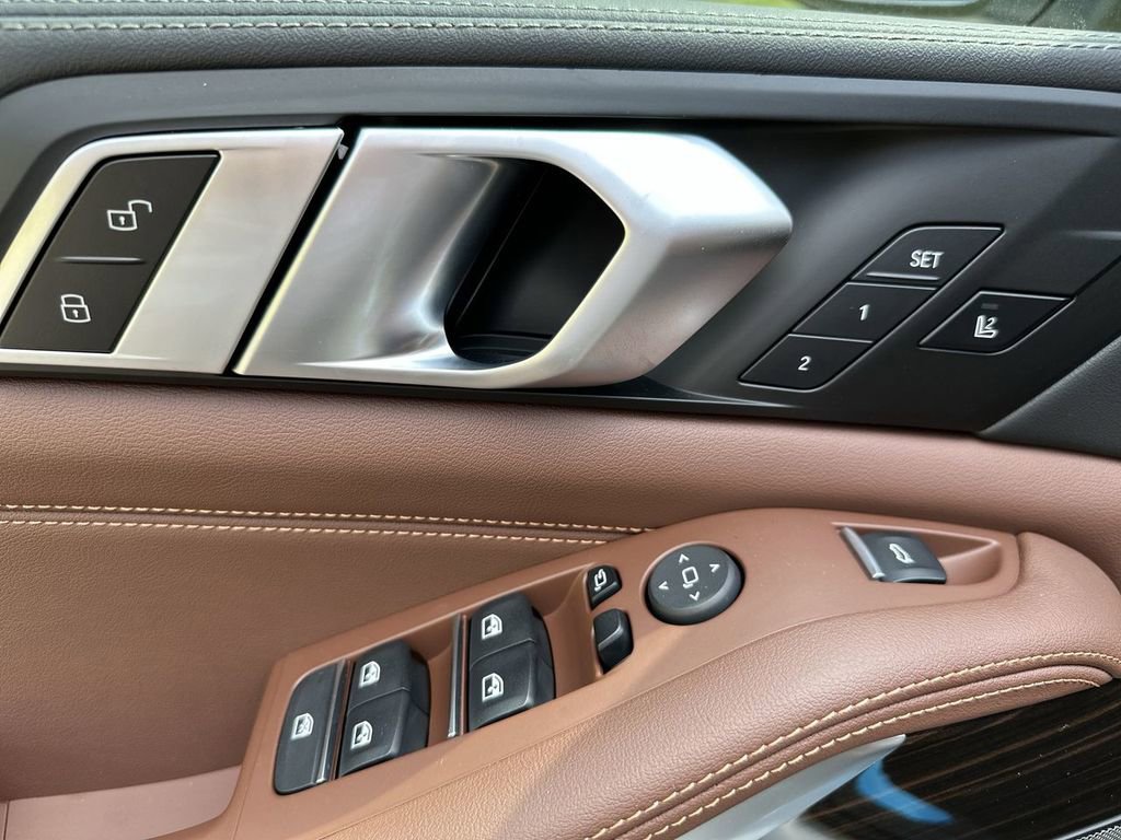 Used 2024 BMW X5 xDrive40i w/ Premium Package image 37