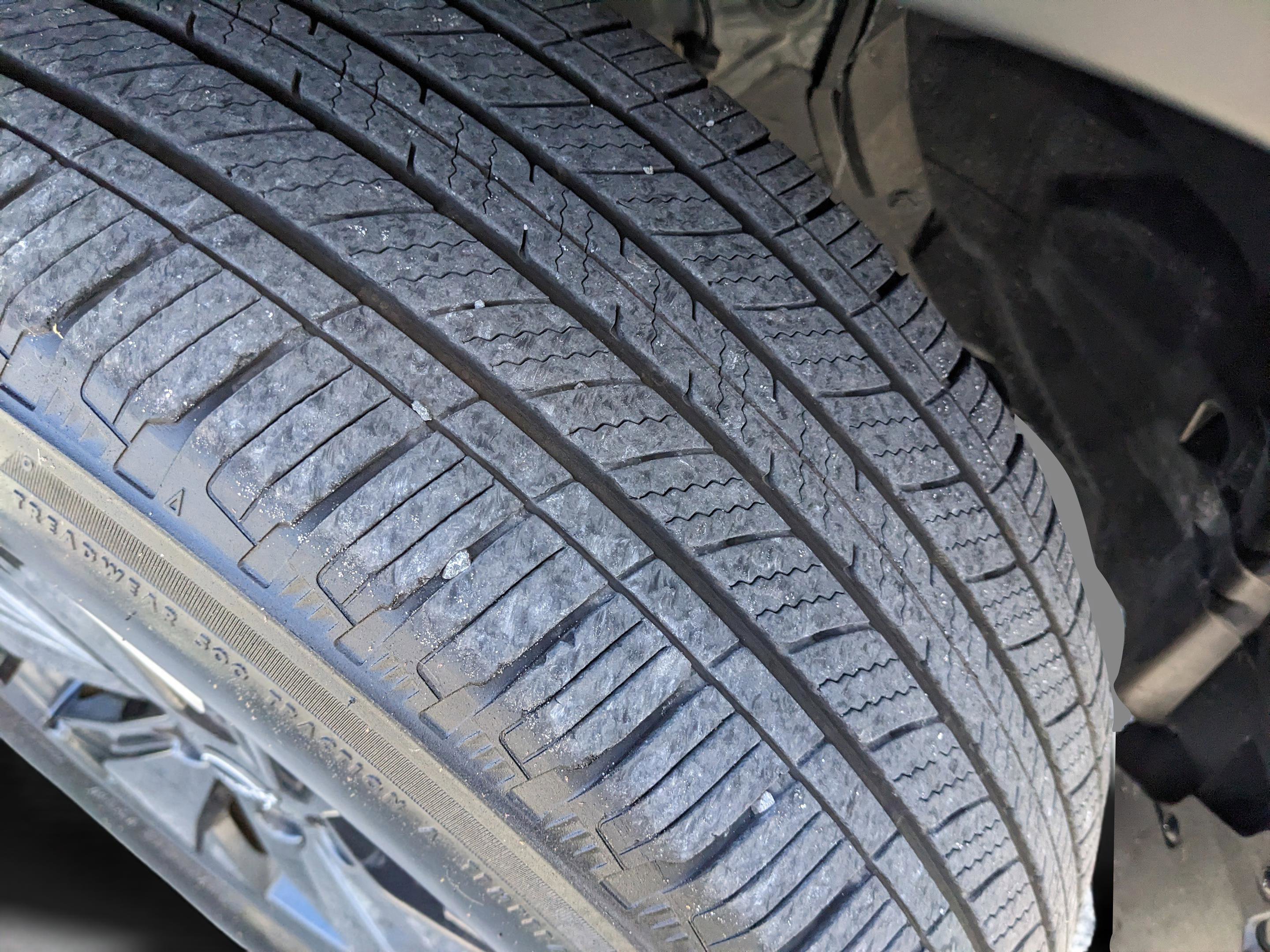 Used 2024 Nissan Rogue SV w/ SV Premium Package image 42