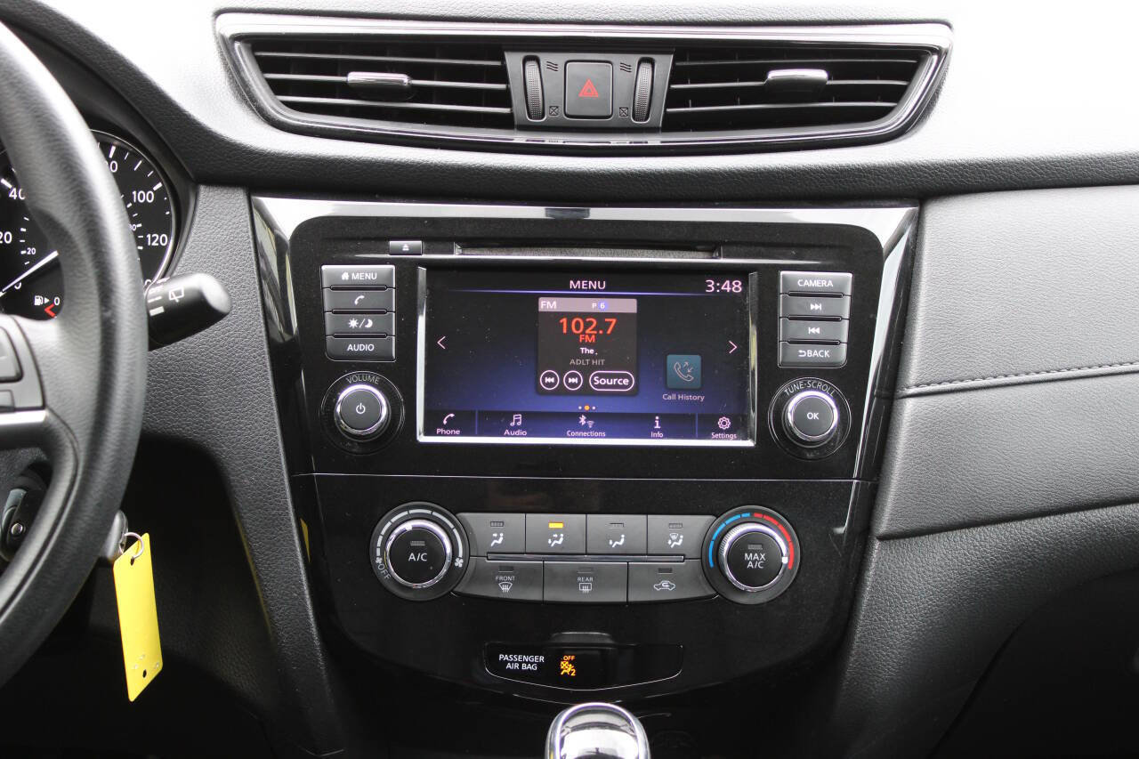 Used 2018 Nissan Rogue S image 32