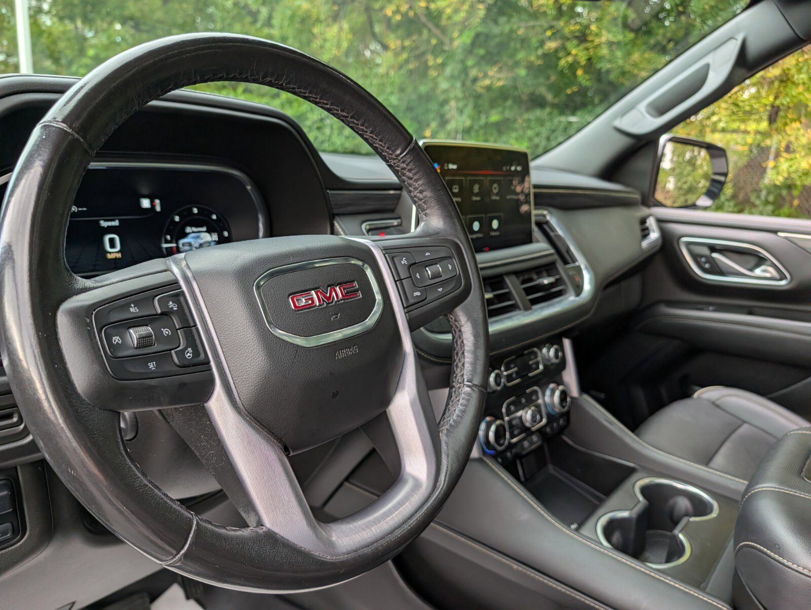 Used 2022 GMC Yukon SLT w/ SLT Premium Package AWD/4WD image 36