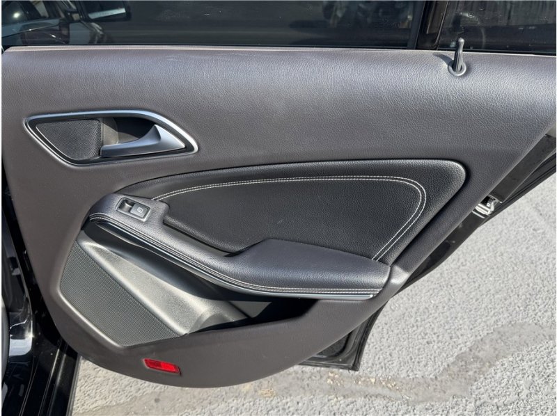 Used 2018 Mercedes-Benz CLA 250 image 25