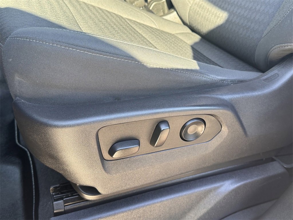 Used 2023 Chevrolet Silverado 1500 Custom image 23