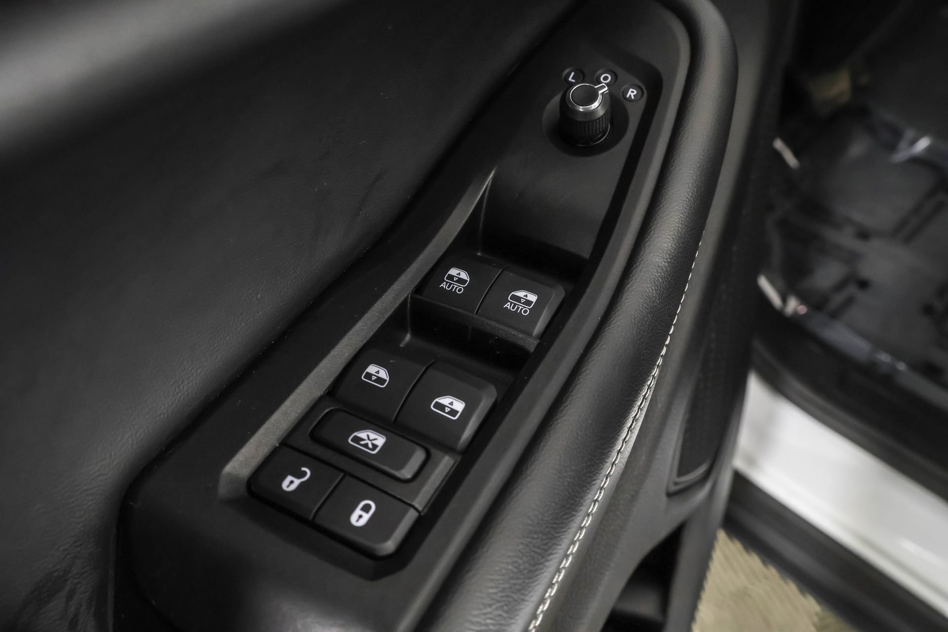 Used 2023 Jeep Grand Cherokee L Laredo image 37
