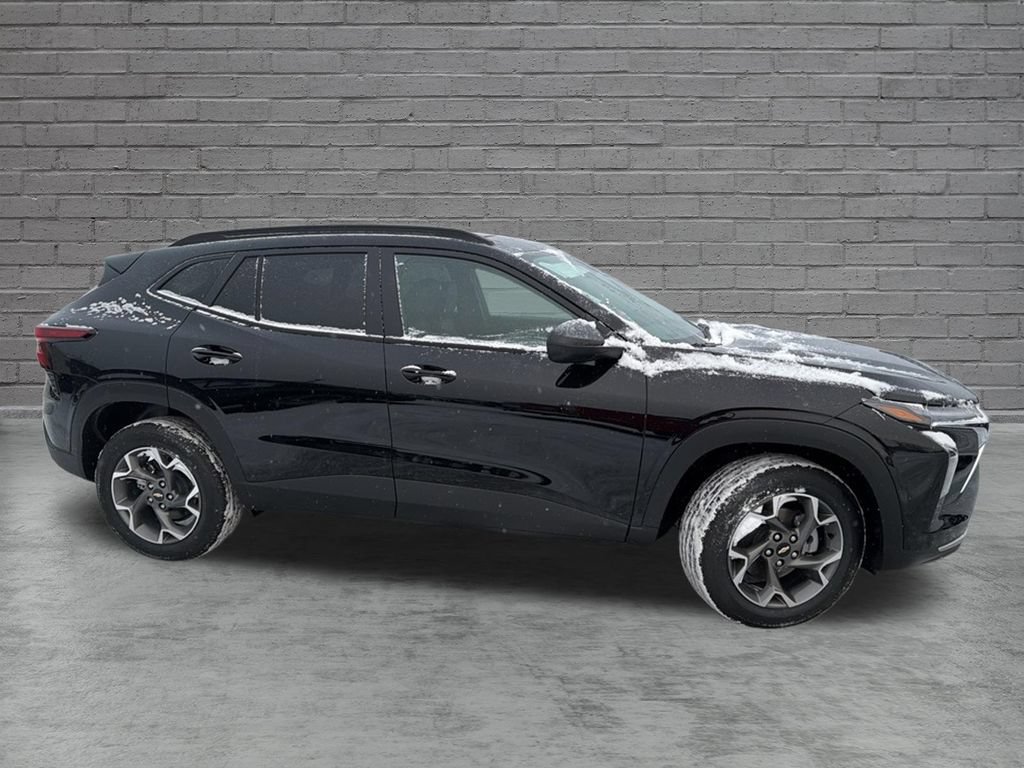New 2026 Chevrolet Trax LT w/ Driver Confidence Package FWD image 12